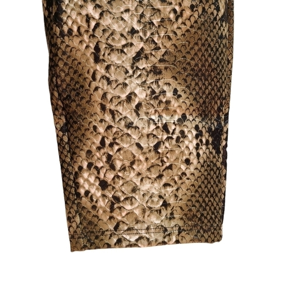 Assets by Spanx Textured Snakeskin Print High-waisted Pant, Pullon, Size XL - Picture 4 of 6